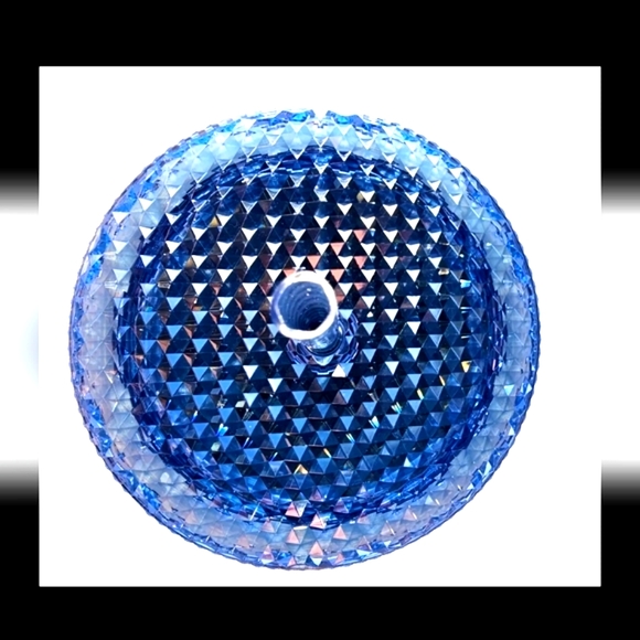 NEW, Starbucks winter 2023 Studded 24oz Tumbler Umbre Ice Blue/white - Picture 2 of 3